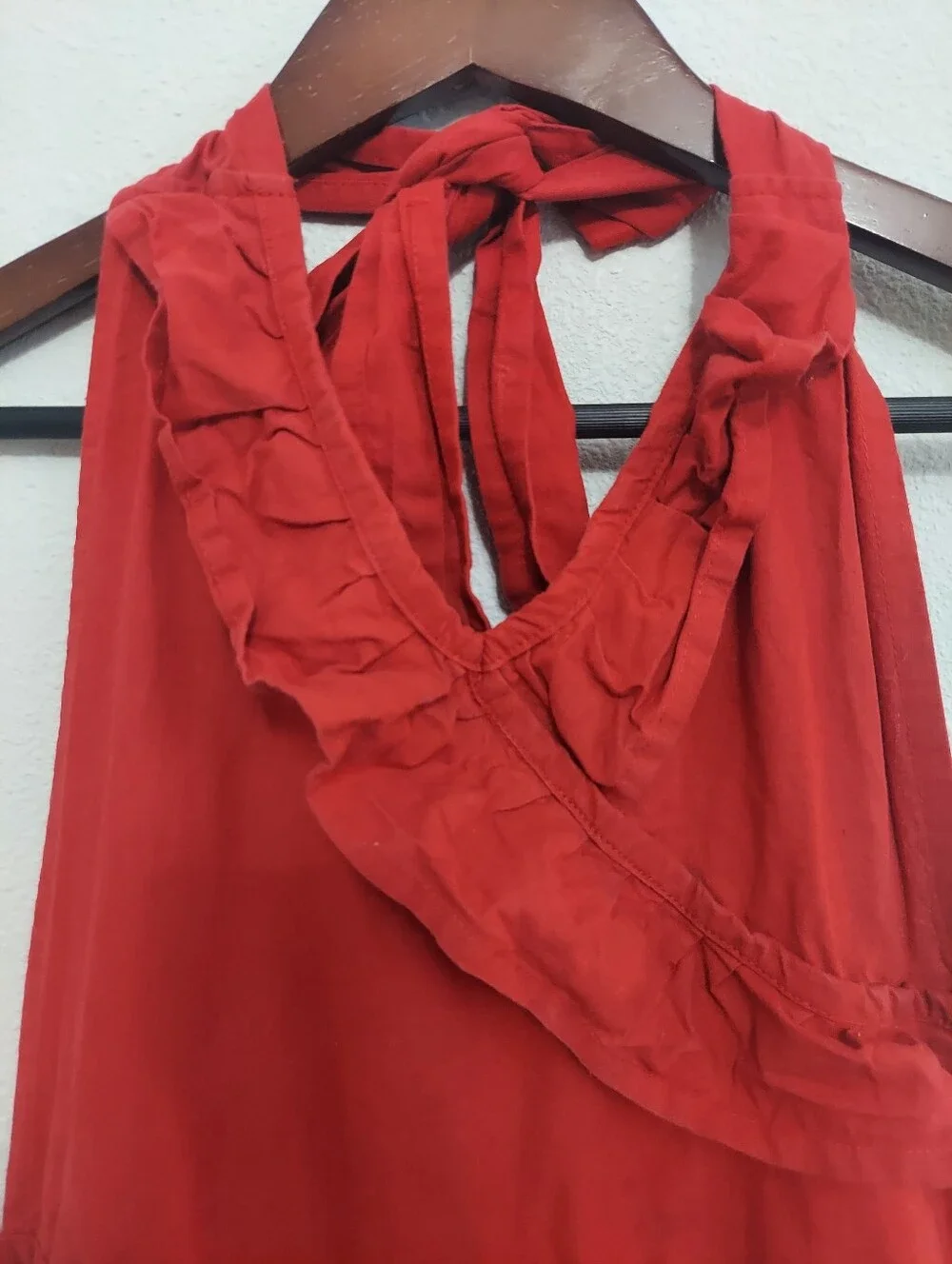Sur La Table Ruffle & Pompom Detail Halter Red Chevron Apron OS Festive Hostess